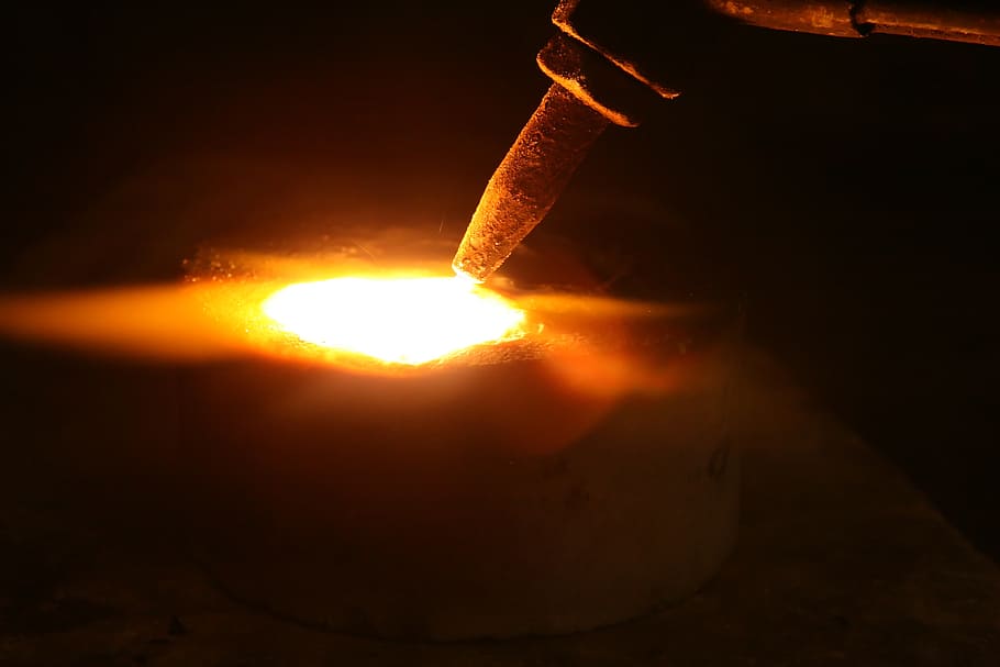 burning metal, acetylene, aluminium, aluminum, bars, blow, brass, bright, bronze, bullion