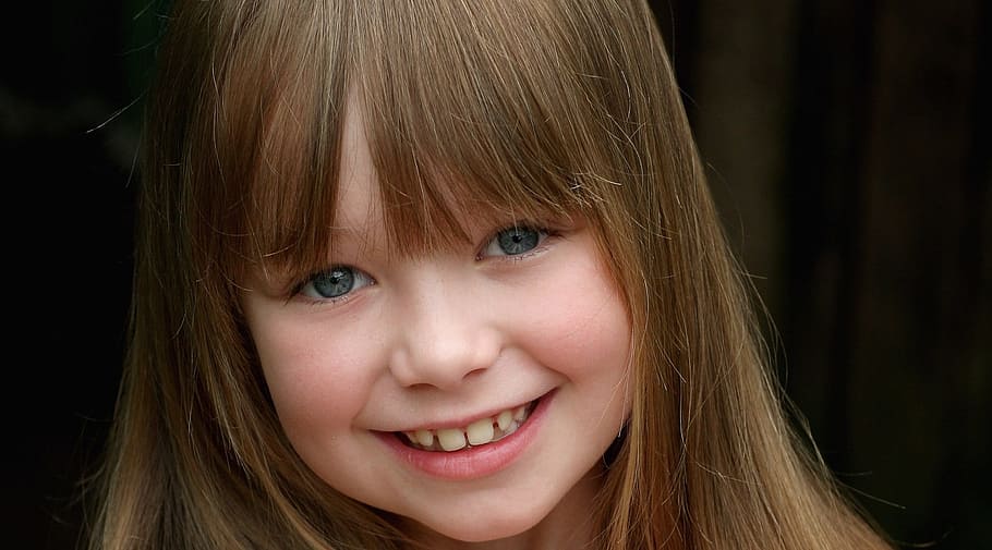 selective, focus photography, smiling, girl face, girl, face, the little girl, a smile, bangs, connie talbot