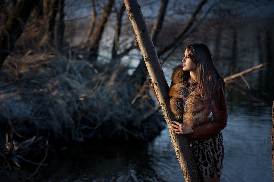 woman, holding, log, standing, body, water photo, people, beauty, fashion, cold