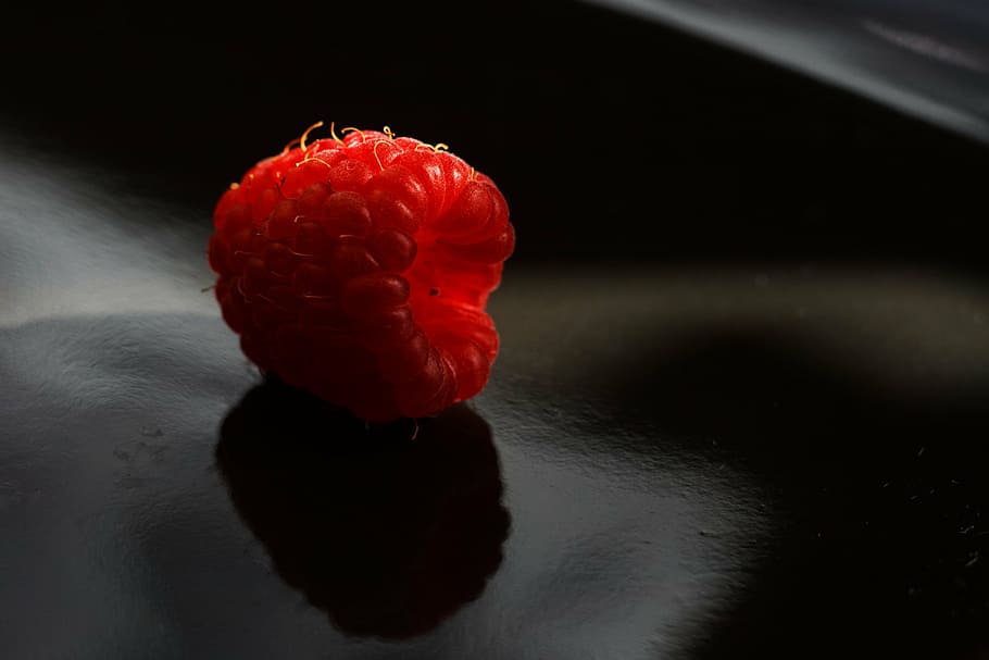 red raspberry, closeup, photography, red, fruit, black, surface, raspberry, raspberries, fruits