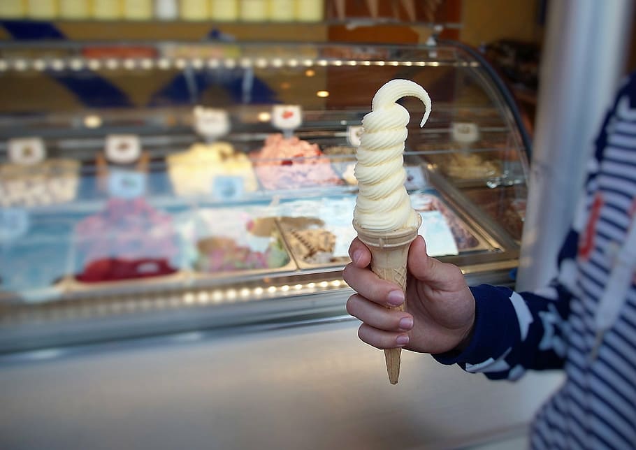 american ice cream, ice cream cone, confectioner's, cold, lick, vanilla, hand, human hand, sweet, frozen food