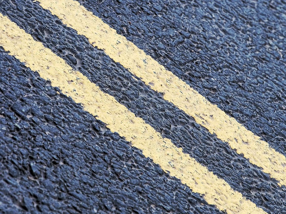 asphalt road, double, yellow, line, parking, restriction, prohibit, ban, no parking, no waiting