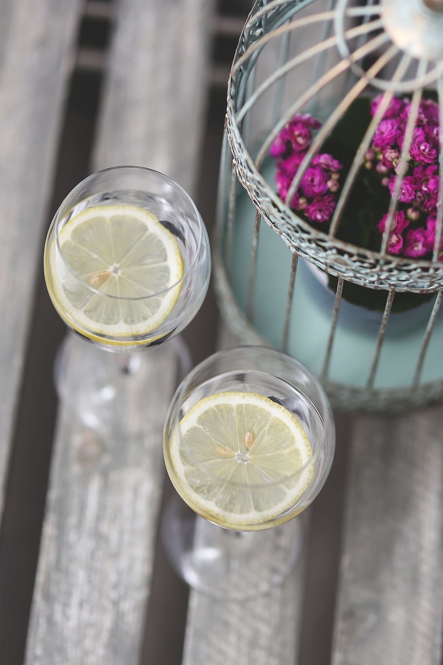 two, wine glasses, sliced, lemon, inside, fruit, water, glass, lemonade, yellow