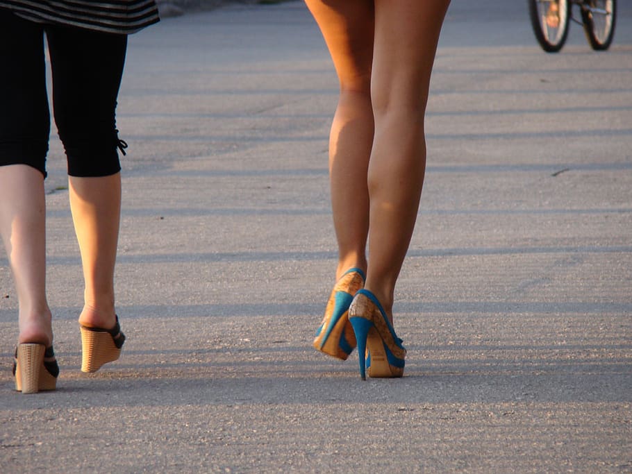 piernas, mujeres, detalles, zapatos, tacones, mujer, muelle, puente, sección baja, pierna humana