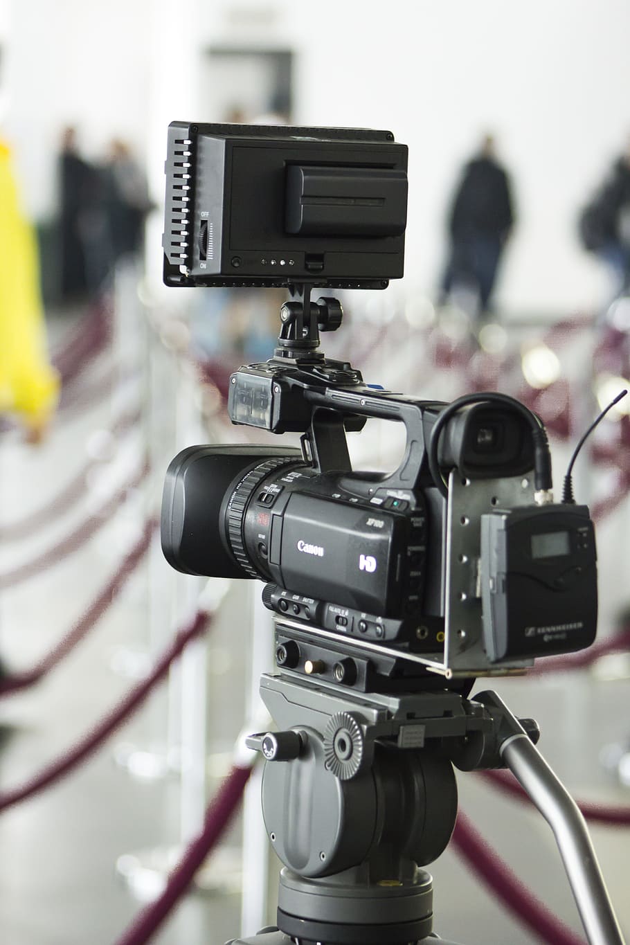 selectivo, fotografía de enfoque, negro, cámara de video, cámara, grabación, un video de, producción, en vivo, el camarógrafo