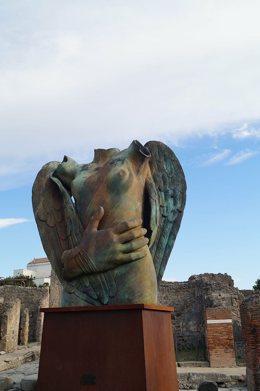 italy, pompeii, moderne kunst, igor mitoraj, bronze, sky, sculpture, art and craft, statue, representation