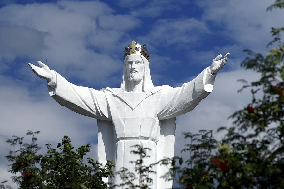 jesus, sculpture, enormous, the biggest, white, king, crown, religion, god, catholicism