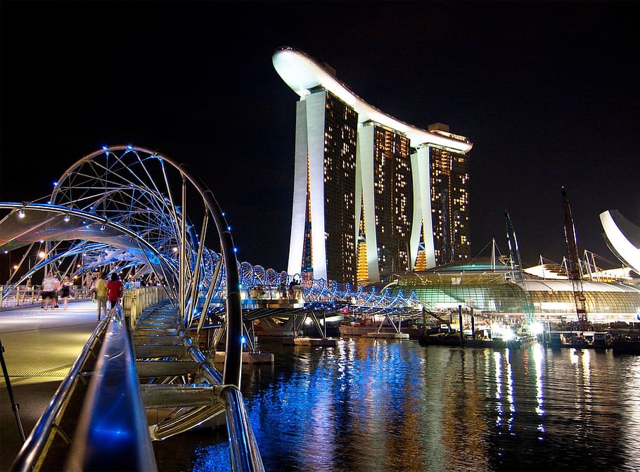 people, walking, bridge, marina bay sands singapore, Singapore, Marina Bay Sands, marina bay, hotel, architecture, lighting