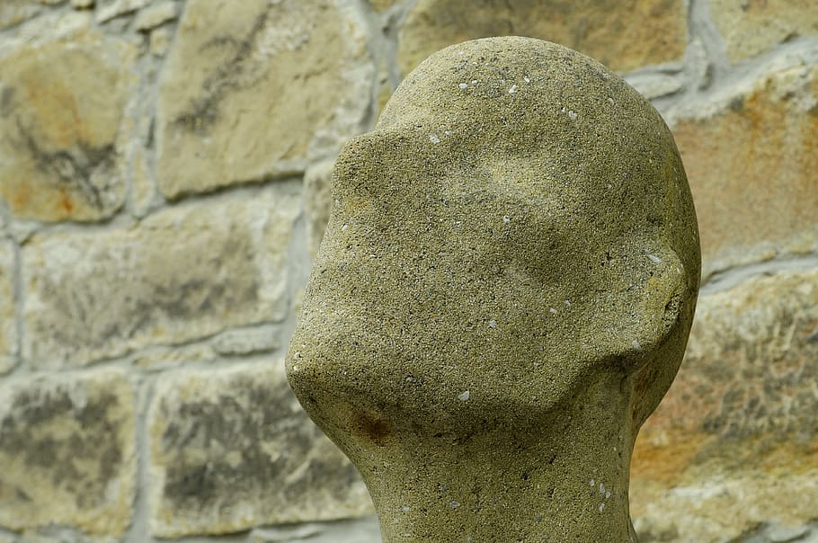 close-up photography, faceless, man statue, statue, portrait, without a face, hluboká, sadness, art and craft, sculpture