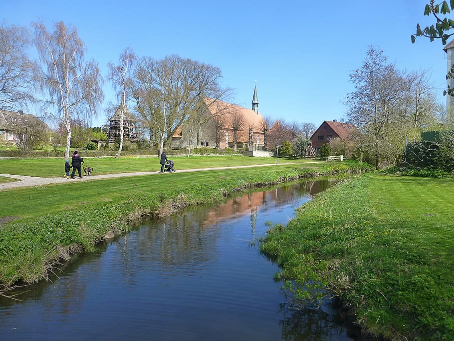 gelting, citizens park, fish, water, meadow, church, way, park, walkers, mecklenburg