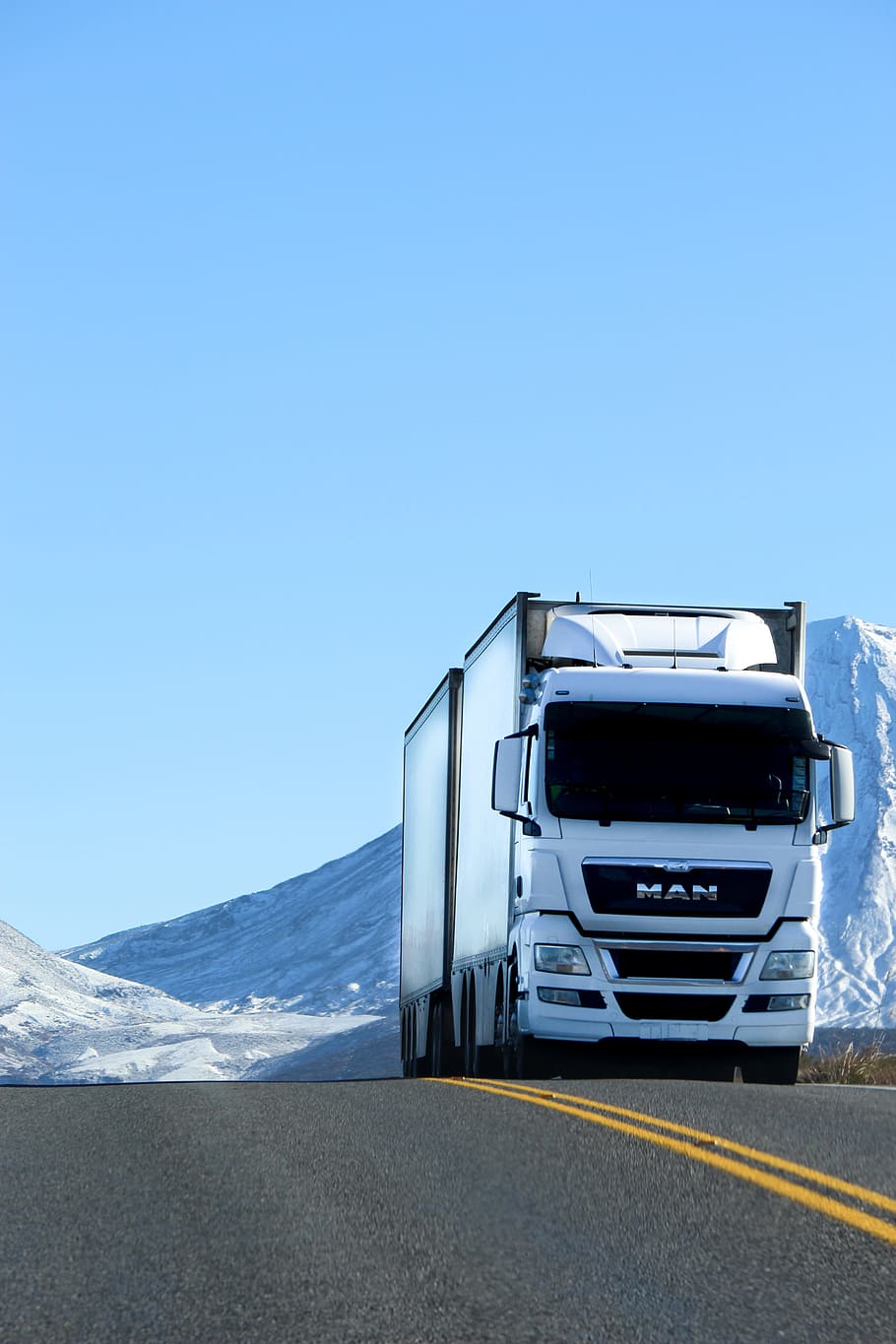 white, man trailer truck photography, daytime, Truck, Road, Vehicle, Snow, White, road, vehicle, snow, blue