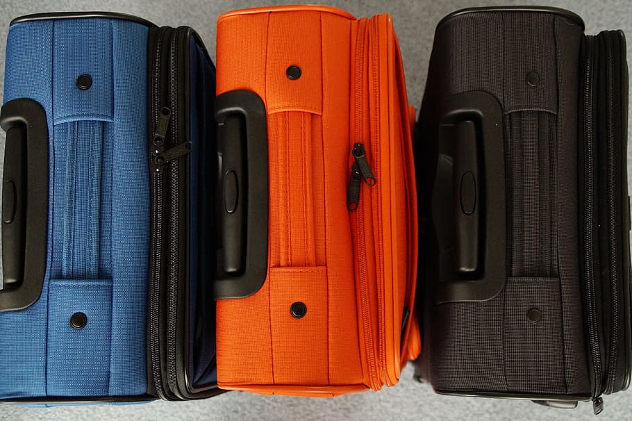 tres, en línea, surtidos, bolsas de equipaje de color softside, equipaje, irse, viajar, vacaciones, embalaje, colorido
