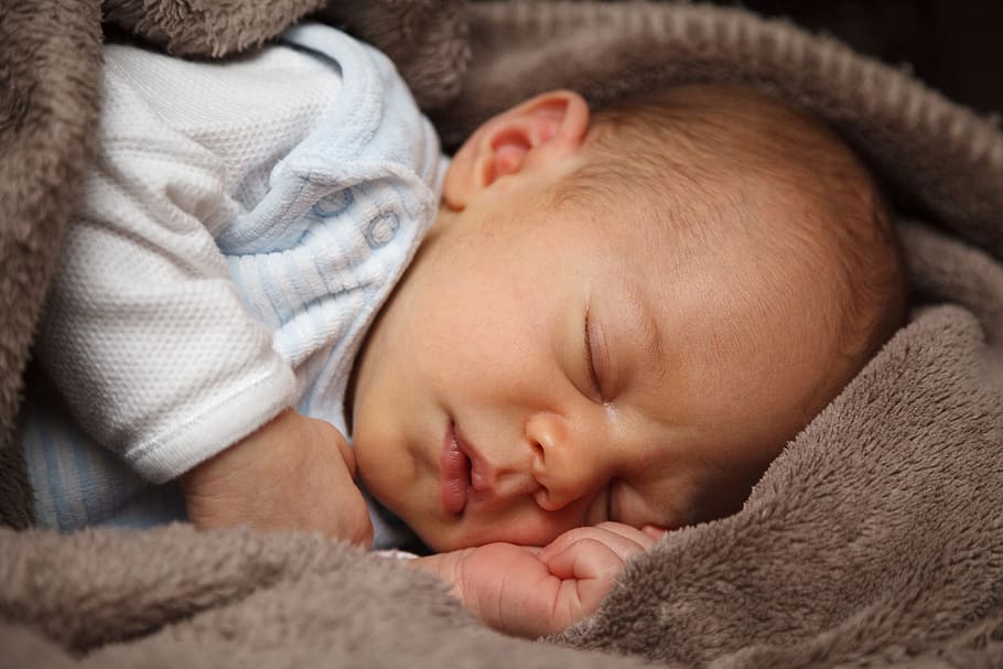 Bebé, vistiendo, blanco, de manga larga, camisa, durmiendo, marrón, vellón, dormir, saco