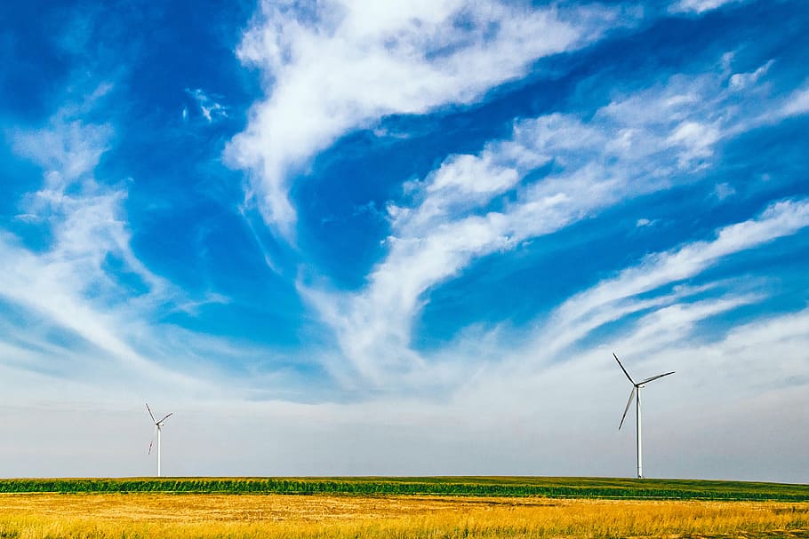 dois, branco, turbinas sob o céu, moinhos de vento, azul, céu, campo, rural, grama, plantas