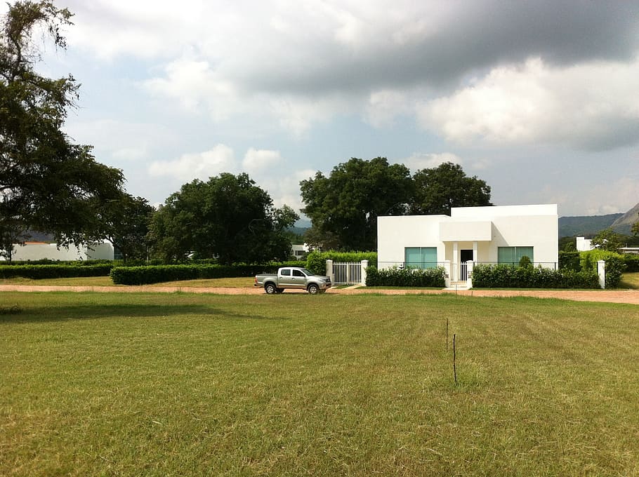 casita, white, campestre, cloudy, plant, cloud - sky, tree, sky, mode of transportation, grass