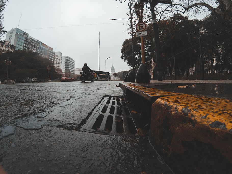 sewer, congress, buenosaires, argentina, sidewalk, buildings, urban, street, city, transport