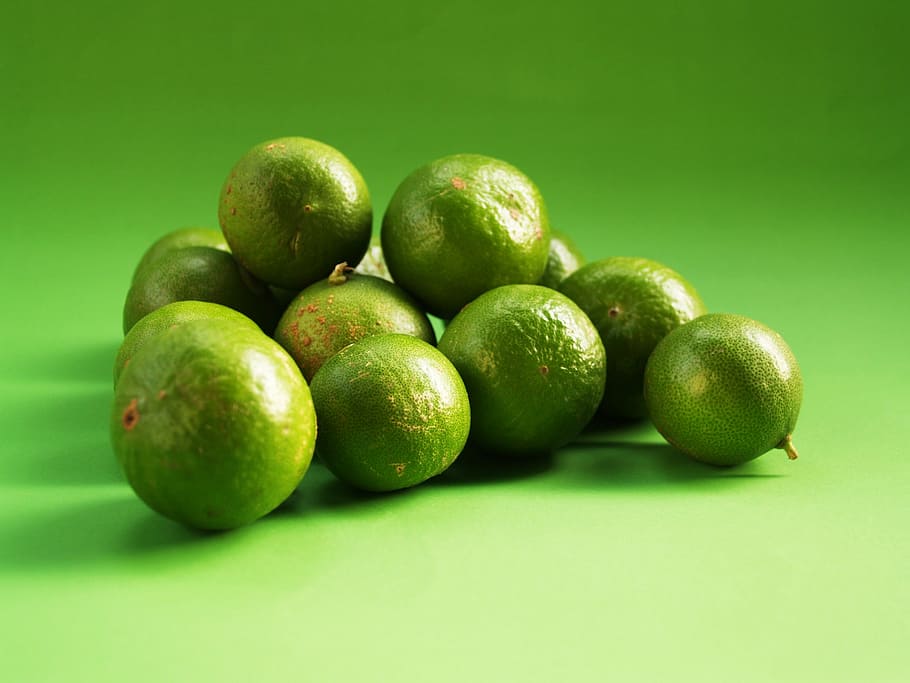 Lime, Green, Lemon, Slice, Round, lime, green, segments, fruit, closeup, isolated