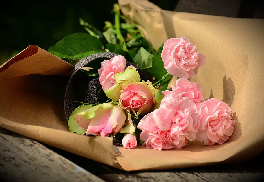 핑크 꽃잎 꽃, 꽃다발, 꽃 인사말, 정향, 발렌타인 데이, 꽃, 정물, 낭만적 인, 어머니의 날, 생일