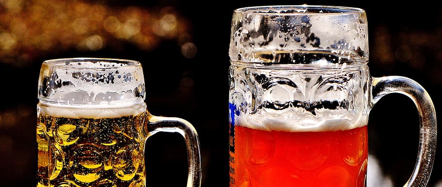 duas, claras, canecas de cerveja de vidro, cheias, bebidas, Jardim da Cerveja, Caneca, sede, cerveja, caneca de vidro