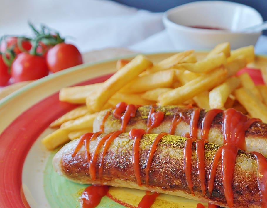 fries, hotdog, ceramic, plate, currywurst, sausage, bratwurst, spices, curry, ketchup