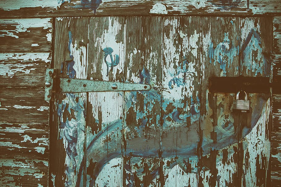 wide-angle shot, old, lock-up hut, faded, textures, captured, canon 5, 5d, Wide-angle, shot