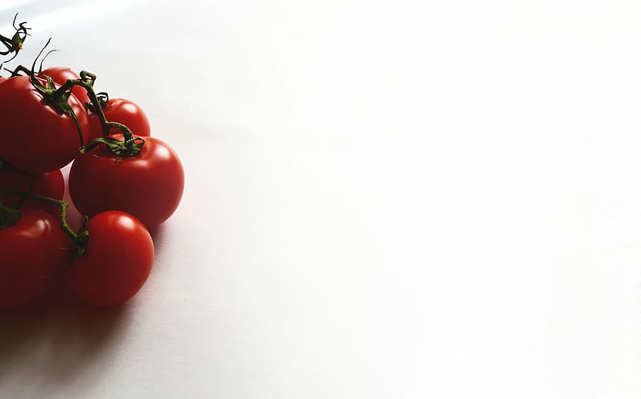 tomates rojos, pila, rojo, tomates, blanco, superficie, verduras, alimentos, saludable, vegetales