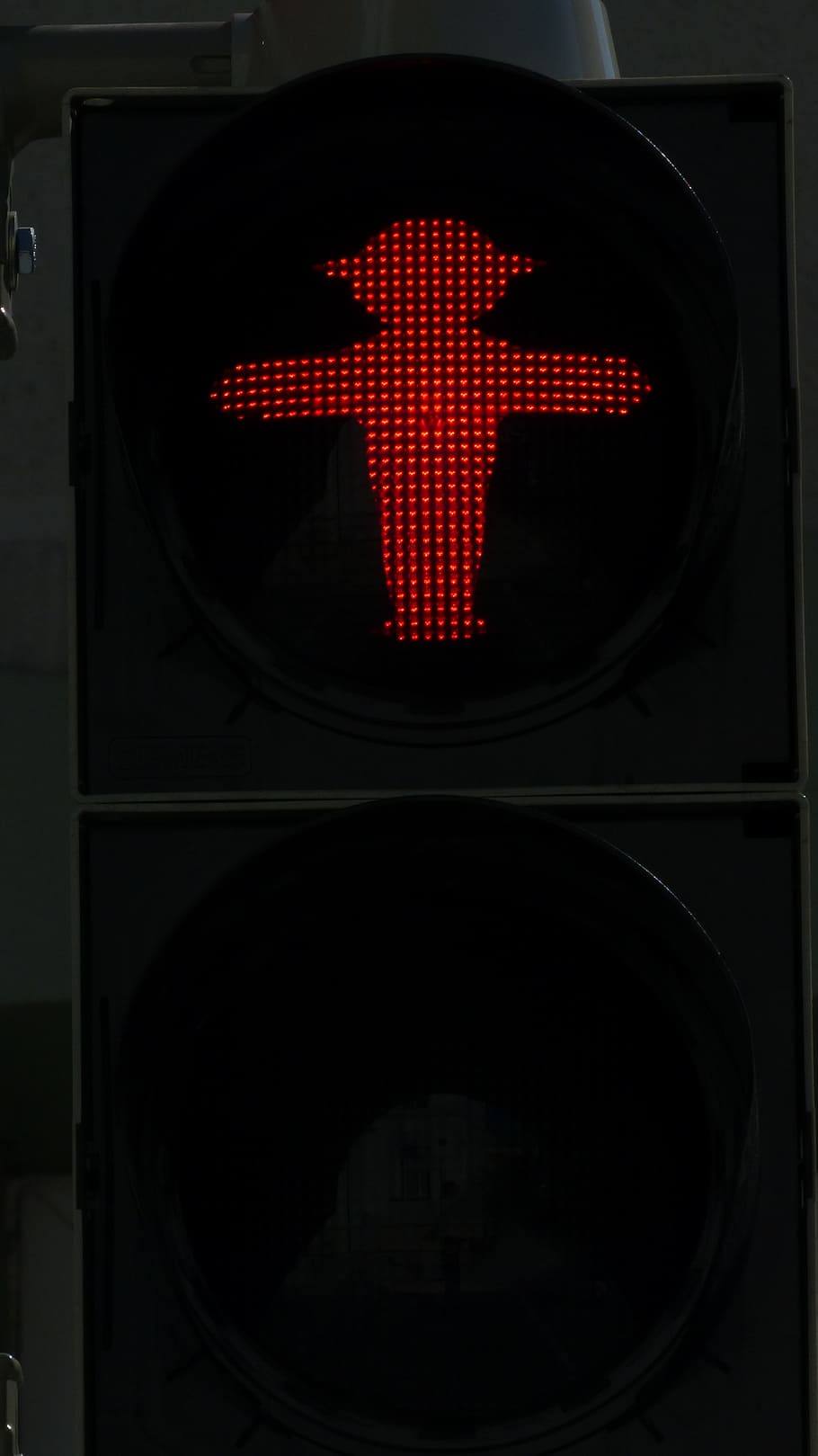 traffic lights, footbridge, little green man, traffic signal, red, males, light signal, foot gear males, road sign, road