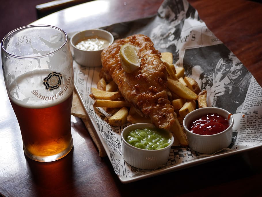 food, rectangular, plate, beer, meal, fish, chips, drink, glass, lunch