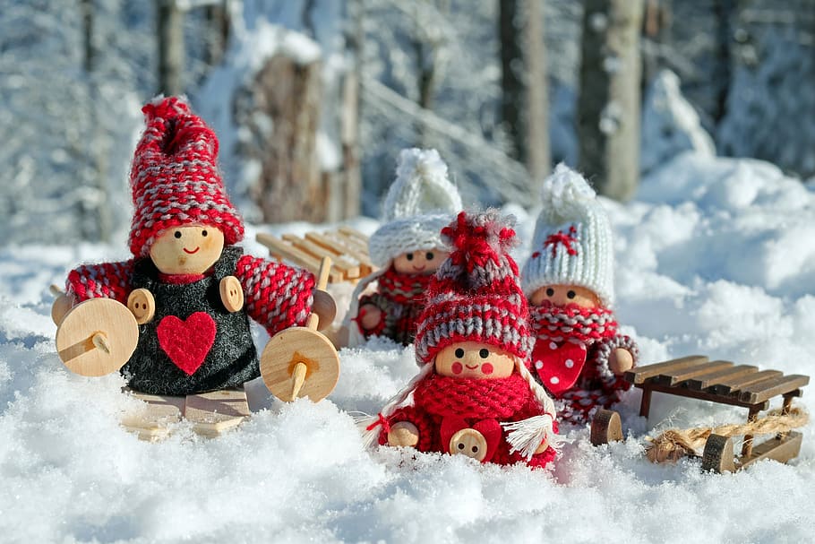 wooden, dolls, snow-covered, ground, doll figures, figures, wooden figures, girl, funny, cute