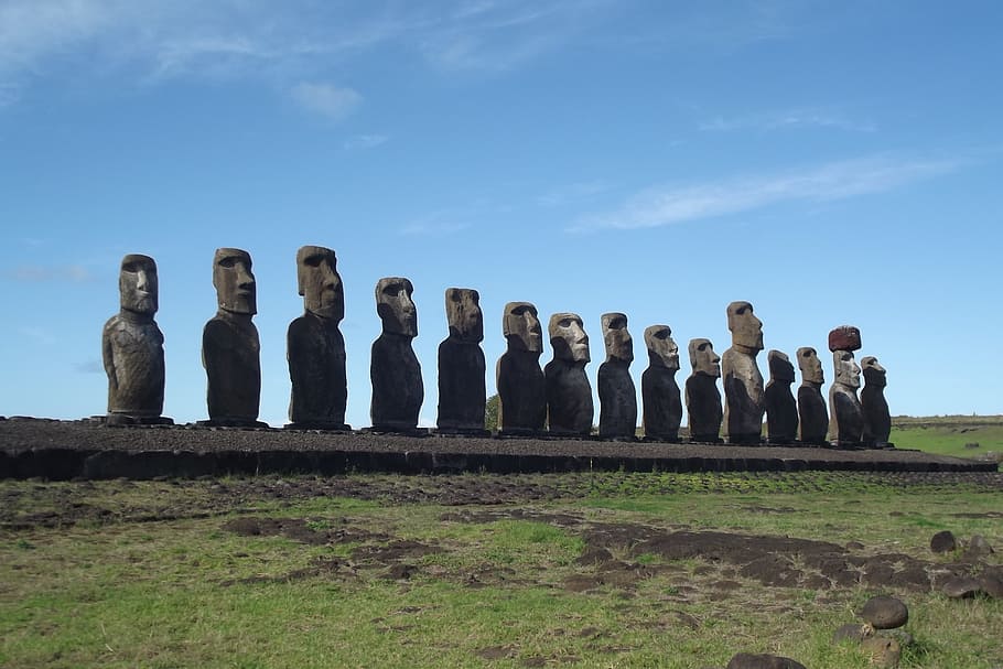 formación rocosa, verde, campo, azul, blanco, cielo, isla de pascua, rapa nui, moai, chile