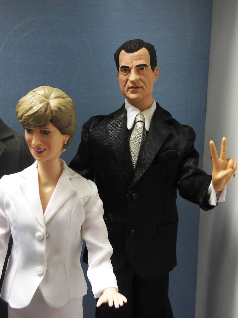 doll, dolls, characters, marriage, president, power, the presidential couple, george bush, figurines, toys