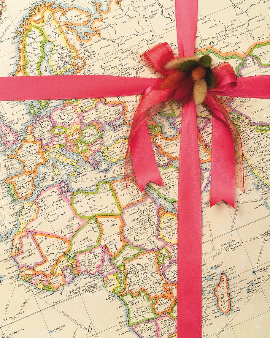 package, packaging, gift, map, pattern, red, ribbon, bow, indoors, close-up