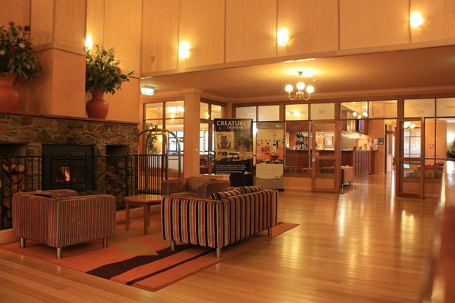 rectangular, marrón, de madera, mesa de café, sillas, hotel, vestíbulo, diseño, interior, asiento