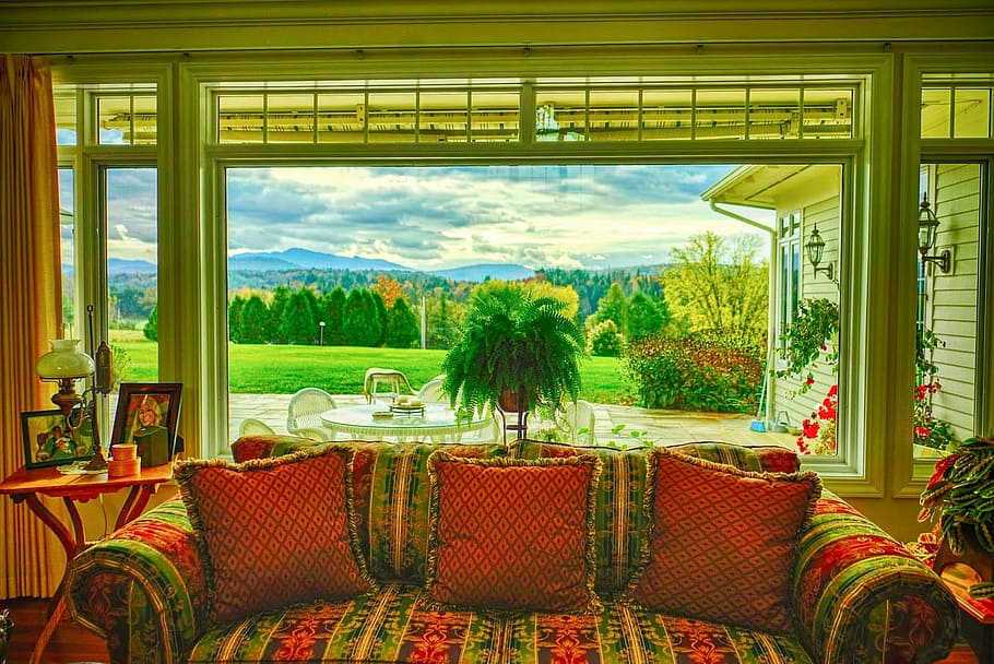 vermelho, verde, sofá de tecido com 2 lugares, 2 lugares, almofadas, moldura da janela, tecido, assento, sofá, sala de estar