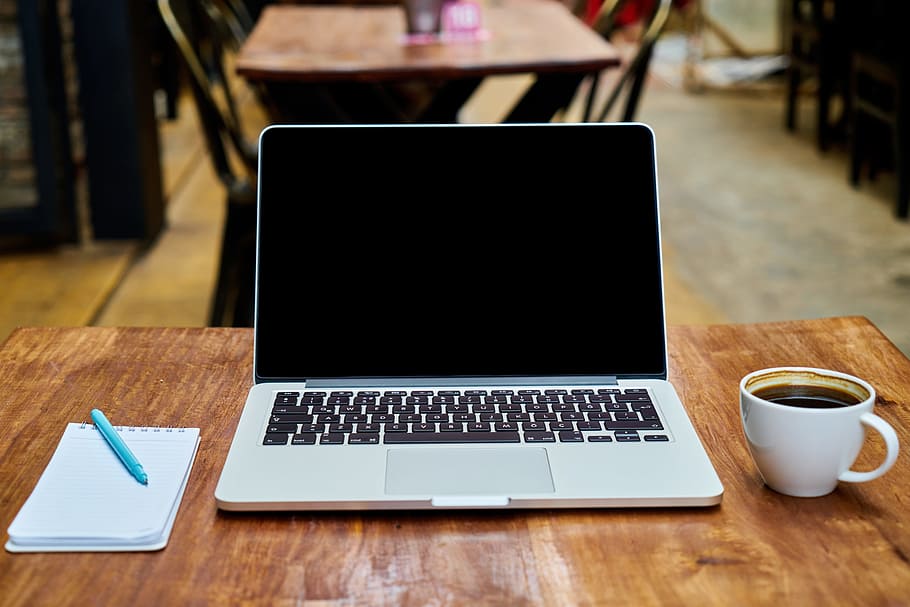 macbook, pro, coklat, kayu, atas meja, MacBook Pro, meja, kopi, kafein, minuman