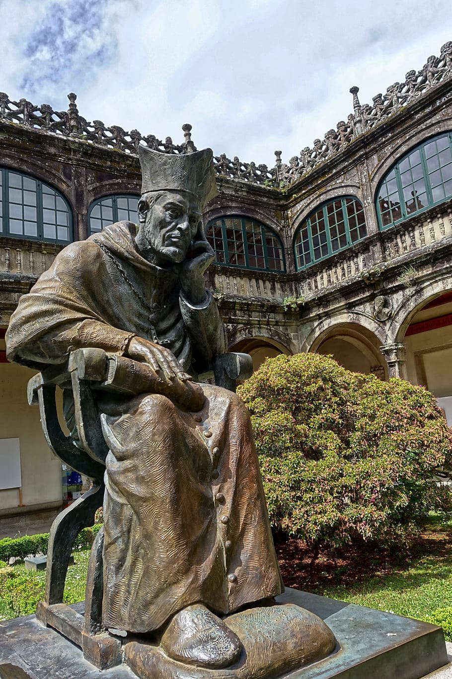 santiago de compostela, statue, figure, thinker, philosopher, sculpture, man, art and craft, representation, architecture