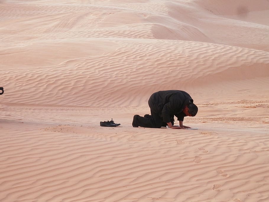 man, kneeling, desert, prayer, muslim, religion, person, land, sand, sand dune