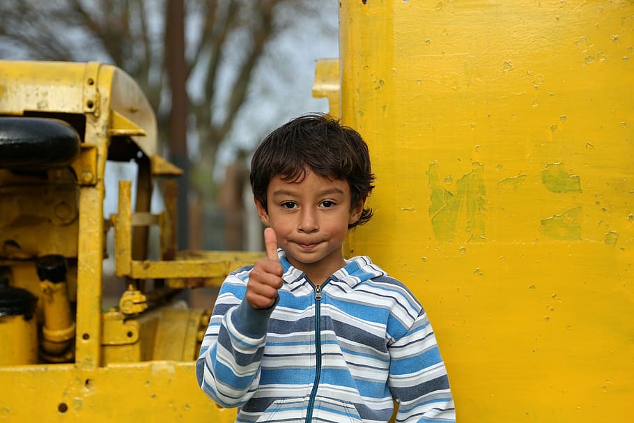 boy, thumbs, child, good luck, hands, gestures, morocho, yellow, stripes, happiness