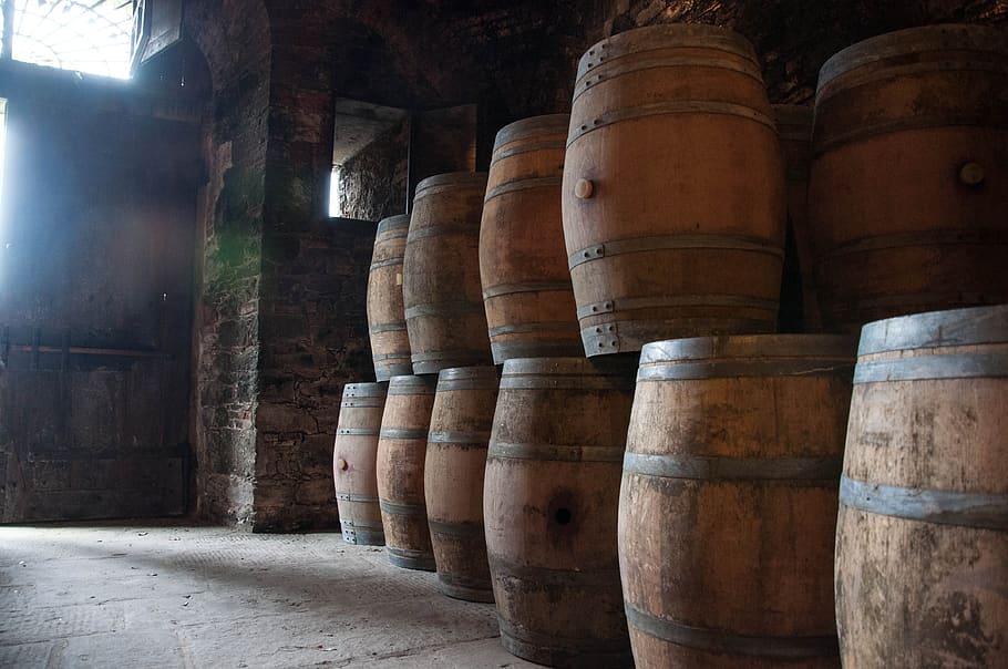 Botti, bodega, vino, antigua, Toscana, Italia, barril, barril de vino, alcohol, en una fila
