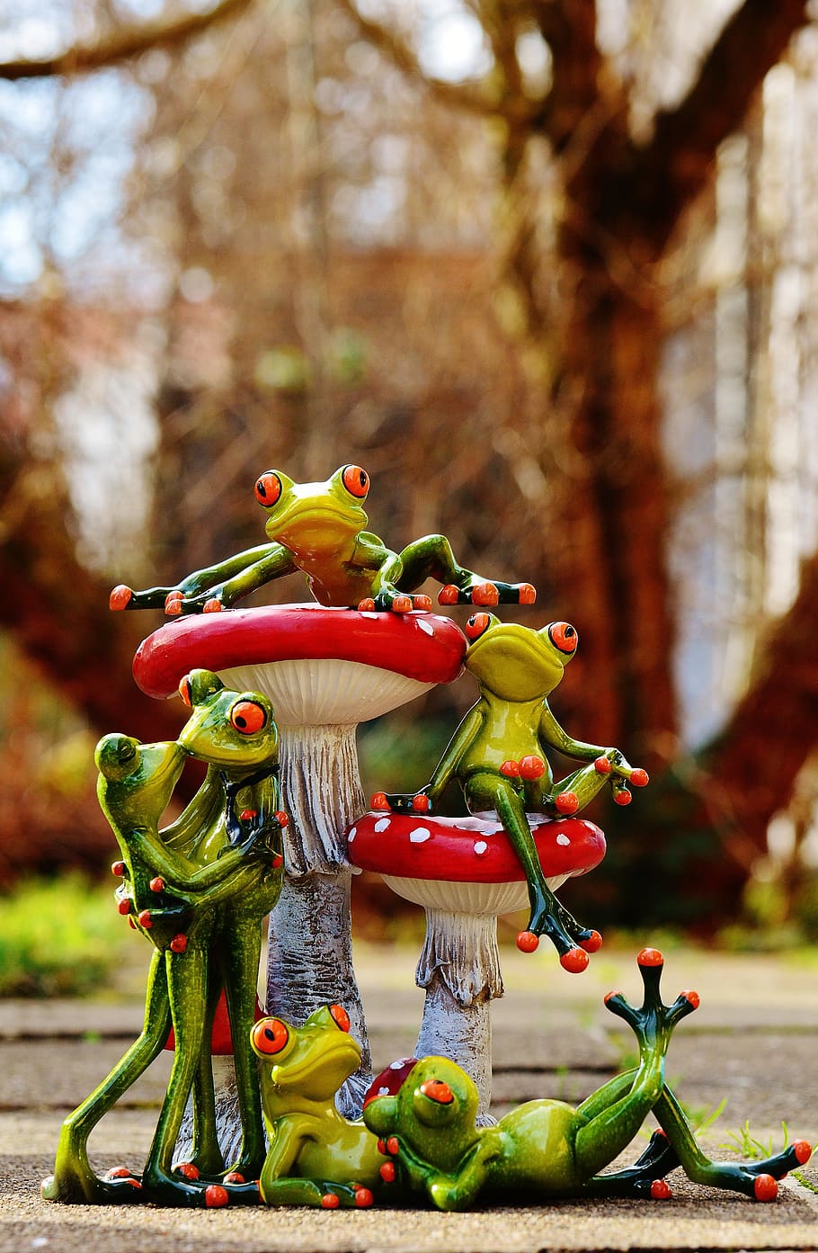 frogs, mushrooms, figures, group, funny, cute, animals, sweet, fly agaric, love