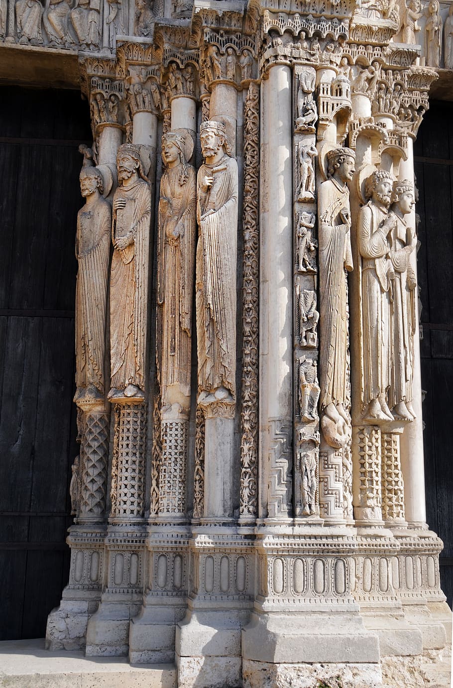 chartres, cathedral, porch, portal, apostles, statue-column, built structure, architecture, art and craft, human representation
