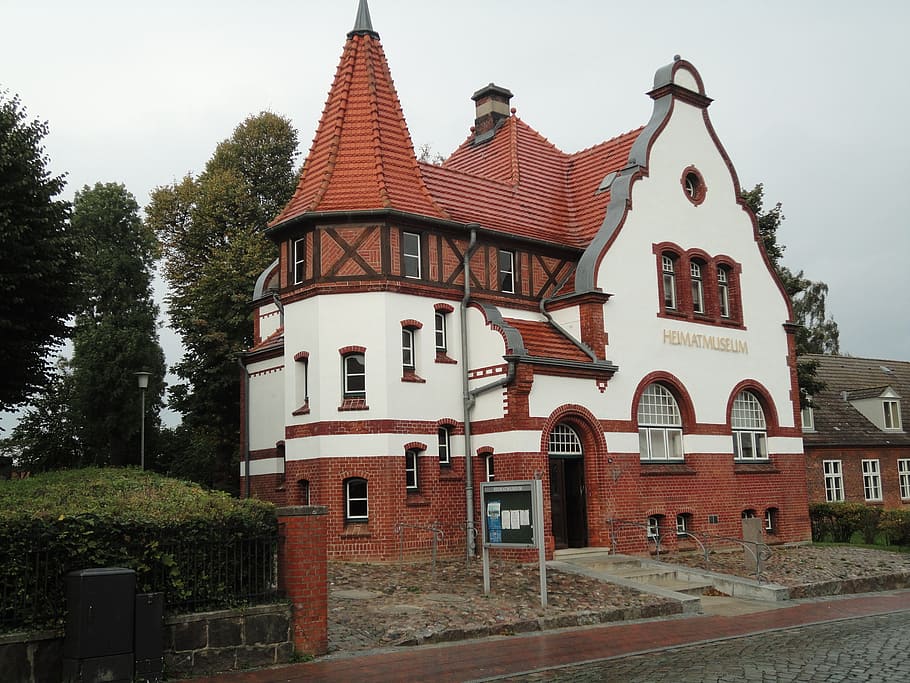 Heiligenhafen, mar Báltico, casas antiguas, norte de Alemania, Maypole, museo de historia local, estructura construida, arquitectura, exterior del edificio, edificio