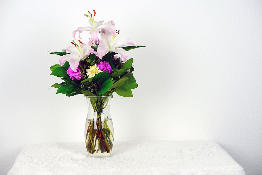 pink, flowers, clear, glass vase, bouquet, green, valentine's day, wedding day, celebration, colorful