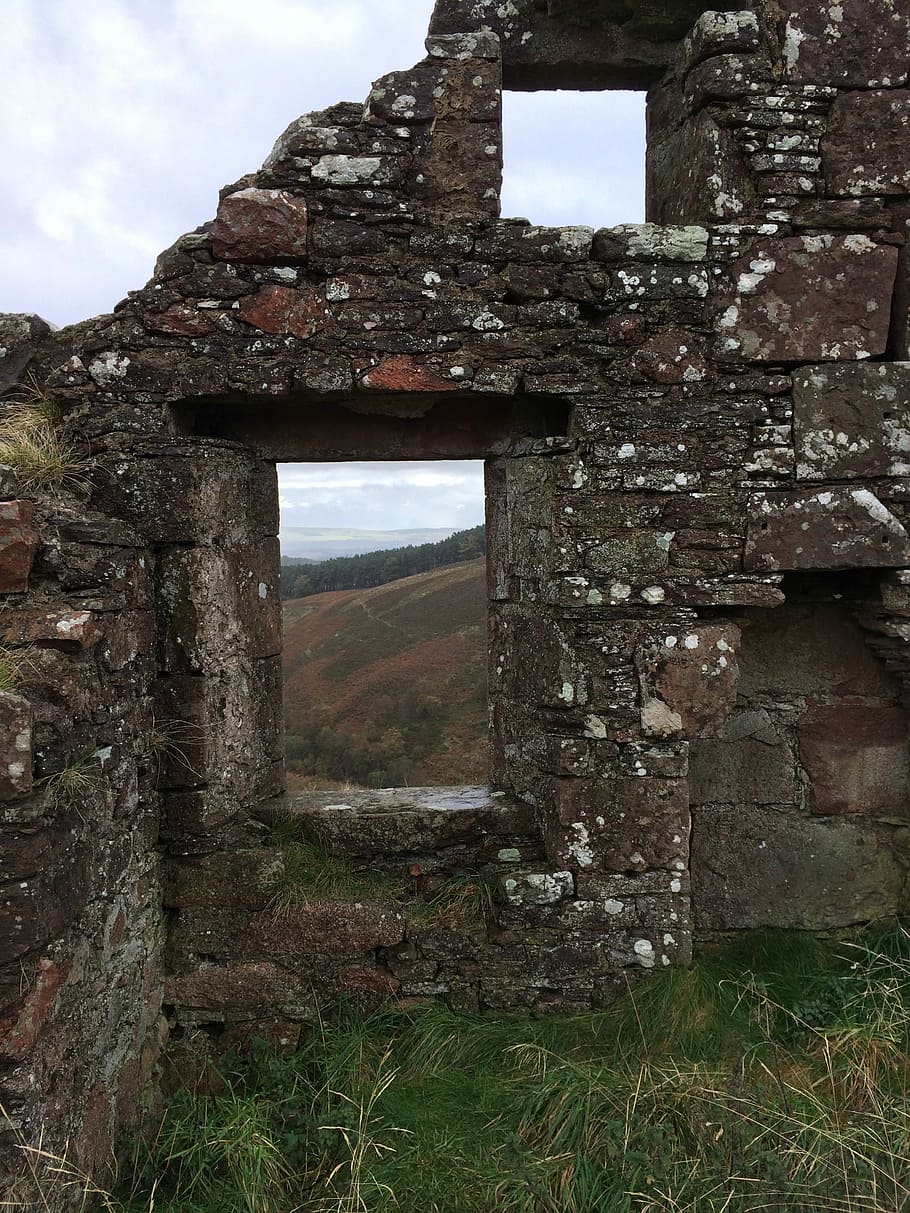 Cabaña, Highlands, Escocia, antigua ruina, abandonada, historia, estructura deteriorada, dañada, construida, arquitectura