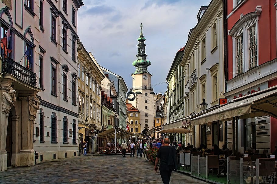 bratislava, slovakia, ibu kota, jalan st michael, bangunan eksterior, arsitektur, struktur yang dibangun, kota, bangunan, menara