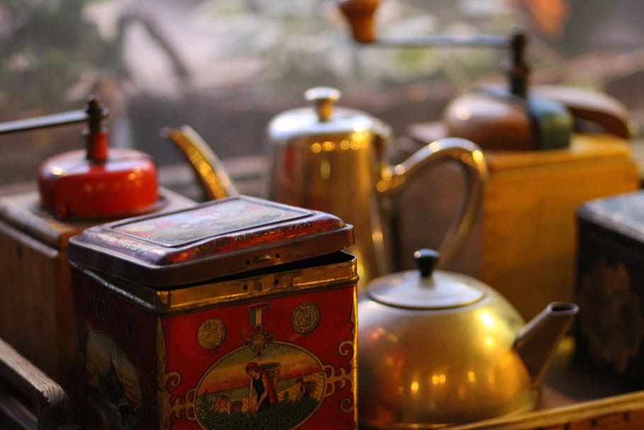 selective, focus photography, red, trinket box, kettle, antique, collection, vintage, style, retro