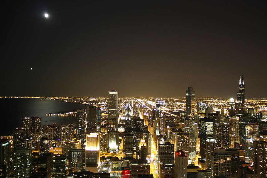 aéreo, vista, edificios de la ciudad, chicago, horizonte, noche, ciudad, iluminado, arquitectura, exterior del edificio