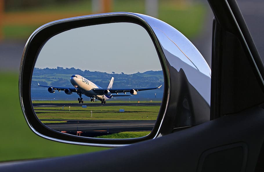 espejo retrovisor del vehículo, reflejar, ver, avión de línea, volar, durante el día, tráfico de pasajeros, aerolínea, aviación, transporte aéreo