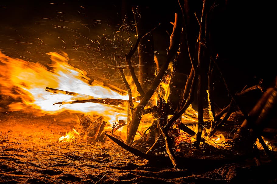 Feu, vent, firepit scenery, burning, fire, flame, fire - natural phenomenon, heat - temperature, night, motion