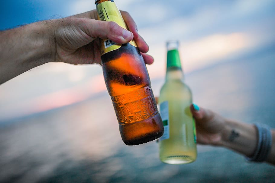 shallow, focus photography, glass bottles, two, glass, bottles, beer, alcohol, cheers, drinks
